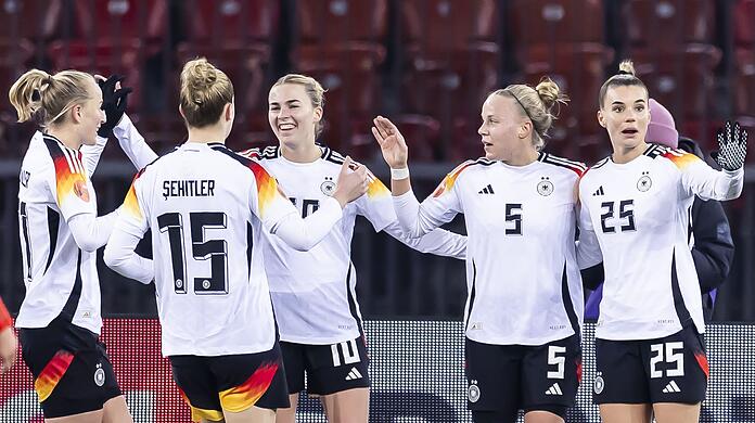 Jubel im Letzigrund: Deutschlands Fußballerinnen auf Torejagd