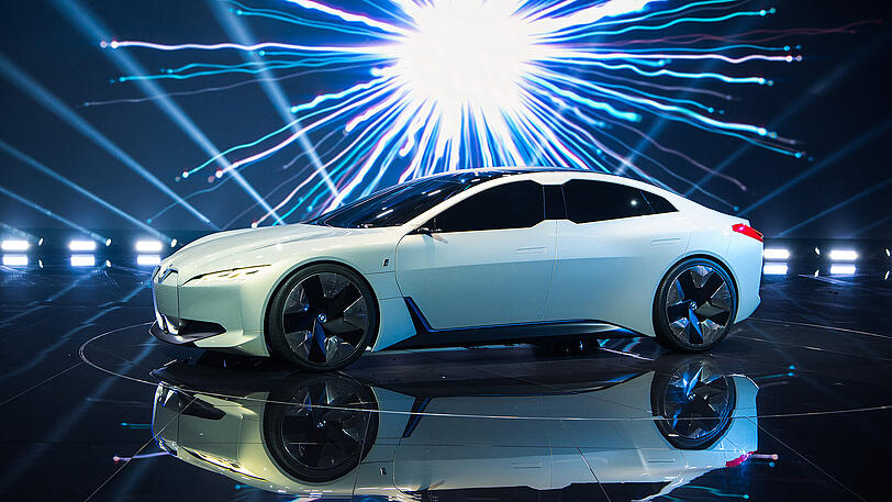 Mit dem iVision will BMW Tesla Konkurrenz machen.