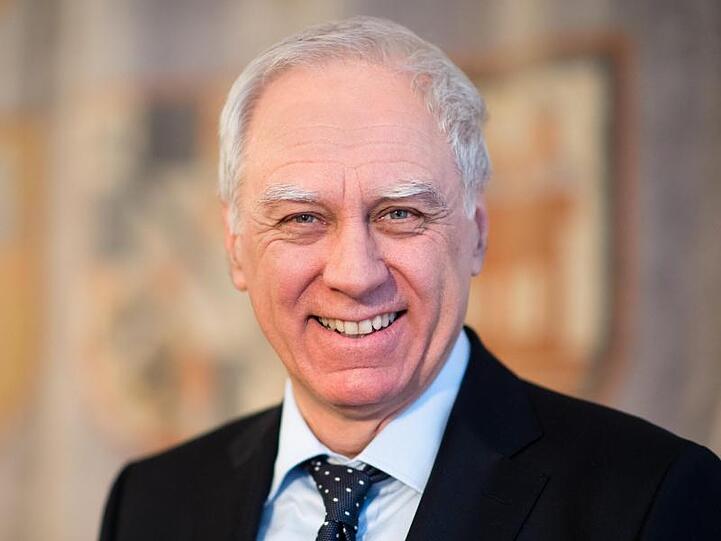 Der Kabarettist Bruno Jonas bei der Verleihung der Bayerischen Verfassungsmedaille. Foto: picture alliance / Matthias Balk/dpa/Archivbild