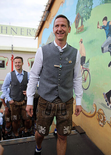Die Löwen beim traditionellen Wiesn-Besuch im "Himmel der Bayern", dem Hacker-Pschorr-Festzelt.