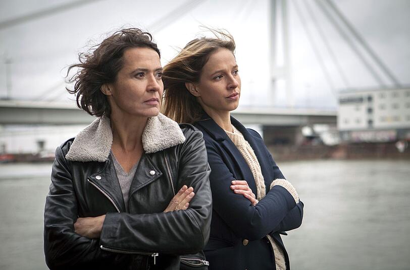 Seit 2014 ermitteln Ulrike Folkerts (links) und Lisa Bitter Seite an Seite im Ludwigshafener "Tatort". Nun gibt es was zu feiern: Die Episode "Explosive Mischung" am Sonntag, 4. Oktober, ist ihr 25. gemeinsamer Fall.