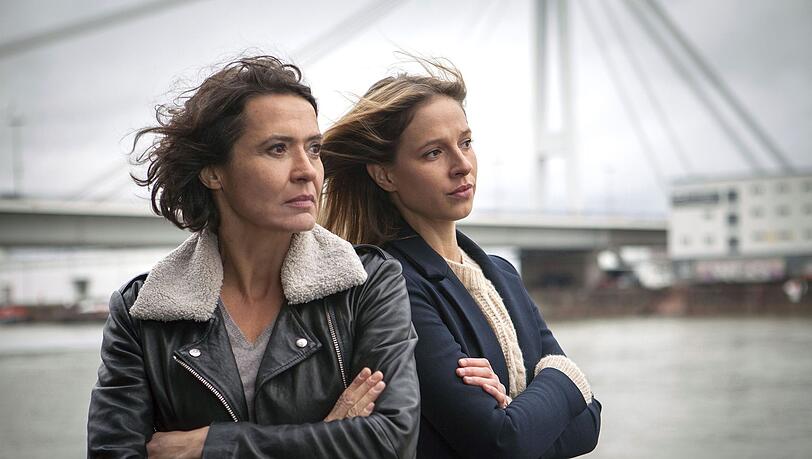 Seit 2014 ermitteln Ulrike Folkerts (links) und Lisa Bitter Seite an Seite im Ludwigshafener "Tatort". Nun gibt es was zu feiern: Die Episode "Explosive Mischung" am Sonntag, 4. Oktober, ist ihr 25. gemeinsamer Fall. Seit 2014 ermitteln Ulrike Folkerts (links) und Lisa Bitter Seite an Seite im Ludwigshafener "Tatort". Nun gibt es was zu feiern: Die Episode "Explosive Mischung" am Sonntag, 4. Oktober, ist ihr 25. gemeinsamer Fall.
