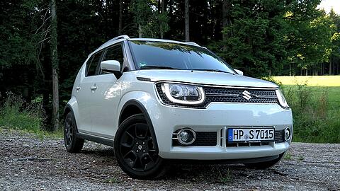 Der Suzuki Ignis eröffnet die neue Nische der Mikro-SUV, auf Wunsch ist er auch mit Allradantrieb zu haben.