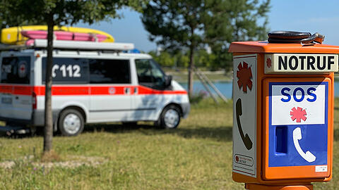 Die Münchner Wasserwacht ist auch am Riemer See im Einsatz. (Symbolbild)