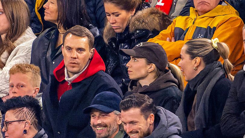 Schaute das Spiel zwischen dem FC Bayern und Inter Mailand zusammen mit Frau Anika: Manuel Neuer. Schaute das Spiel zwischen dem FC Bayern und Inter Mailand zusammen mit Frau Anika: Manuel Neuer.