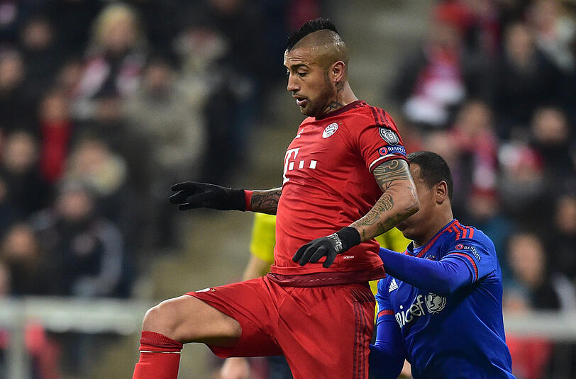 Arturo Vidal: Note 3. Der alleinige Sechser, weil Guardiola diesmal Xabi Alonso schonte. Viel zu tun im Nahkampf, machte den Weg frei für die Kollegen. Nach Robbens Aus durfte er kreativer, weil offensiver ran.