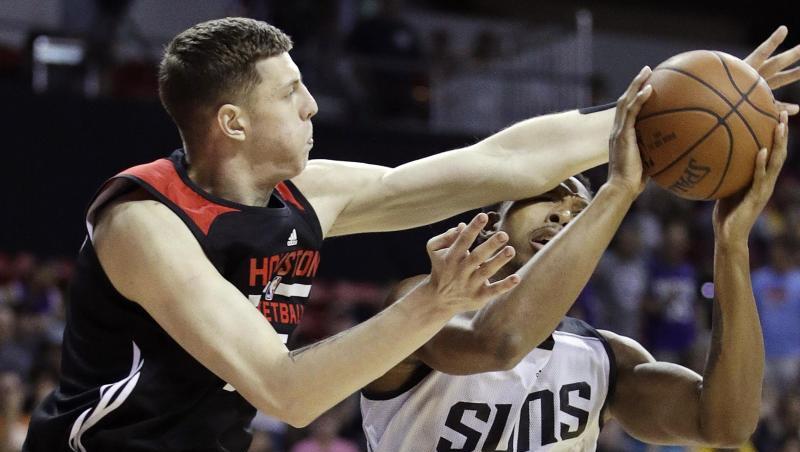 Verlässt die Houston Rockets: Isaiah Hartenstein (l). Verlässt die Houston Rockets: Isaiah Hartenstein (l).