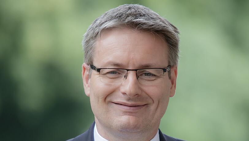 Josef Zellmeier von der CSU zeigt sich zufrieden mit dem neuen Gesetz. Josef Zellmeier von der CSU zeigt sich zufrieden mit dem neuen Gesetz.