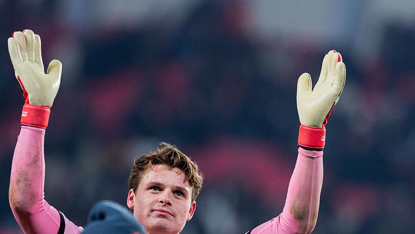 Jonas Urbig wurde beim Bayern-Sieg in Eindhoven zum Man of the Match gek&uuml;rt.