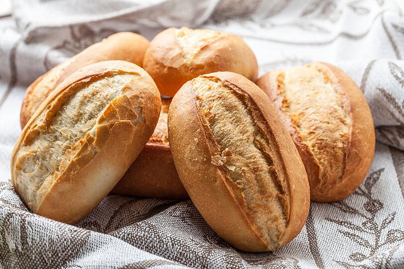 Statt der wenig s&auml;ttigenden Wei&szlig;mehl-Semmel sollten Sie k&uuml;nftig also besser auf n&auml;hrstoffreiches Vollkornbrot umsteigen. Das Gleiche gilt &uuml;brigens f&uuml;r Nudeln, Kekse und sonstige Teigwaren.