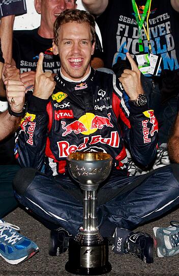 Die ganz große Vettel-Party: So lässt es der alte neue Weltmeister in Suzuka krachen. Die Bilder