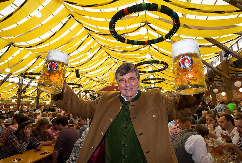 Hat weiter gut lachen im Winzerer Fähndl: Peter Pongratz bleibt Wiesn-Wirt.