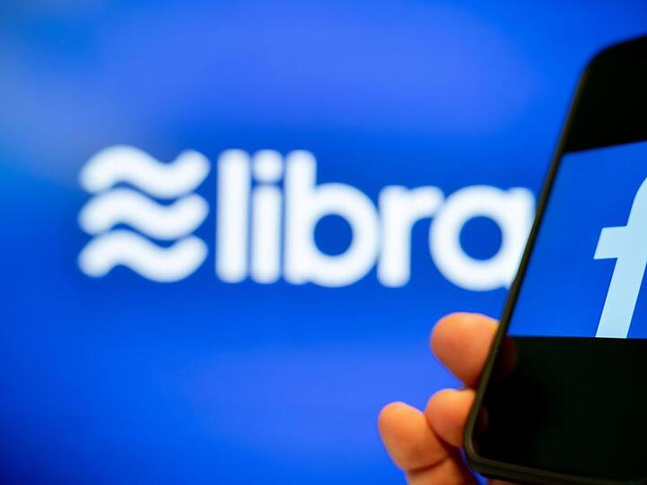 Die Digitalwährung Libra soll nach Vorstellungen von Facebook zunächst vor allem für Geldüberweisungen über Ländergrenzen hinweg zum Einsatz kommen,.