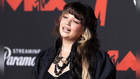 Lola Young ist eine der vielversprechendsten Newcomerinnen der britischen Musikszene.