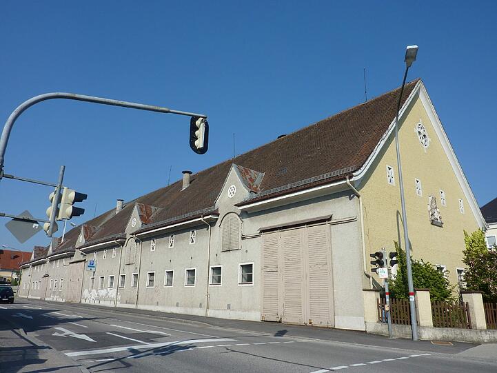 Für ein Kleinod in Altötting bekam Oberin Schwester Chiara Hohenender die Denkmalschutzmedaille. Ihre Gemeinschaft hat das Ökonomiegebäude des Provinz- und Missionshauses Hl. Kreuz in Altötting wieder herrichten lassen.