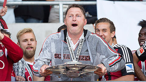 Trainer Ralph Hasenhüttl übernahm die "Schanzer" im Oktober 2013 - damals standen sie auf dem letzten Tabellenplatz der Zweiten Liga.