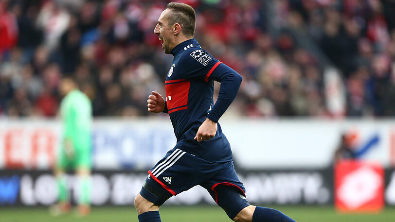 Franck Ribéry: Note 2. Ein Spiel Pause gegen Hoffenheim, diesmal war Monsieur wieder am Start. Und wie! Mit einem strammen Volleyschuss traf der Franzose zum 1:0 &ndash; erst sein zweiter Saisontreffer. Bekam nach der Führung mehr Raum und machte dann auch mehr daraus. Sehr spritzig. Kämpft um einen neuen Vertrag &ndash; sieht man. Raus mit Applaus nach 82 Minuten.