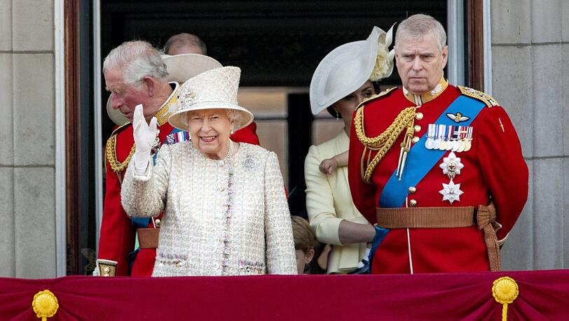 Darf Prinz Andrew nach dem Skandal-Interview Weihnachten mit der Queen verbringen?