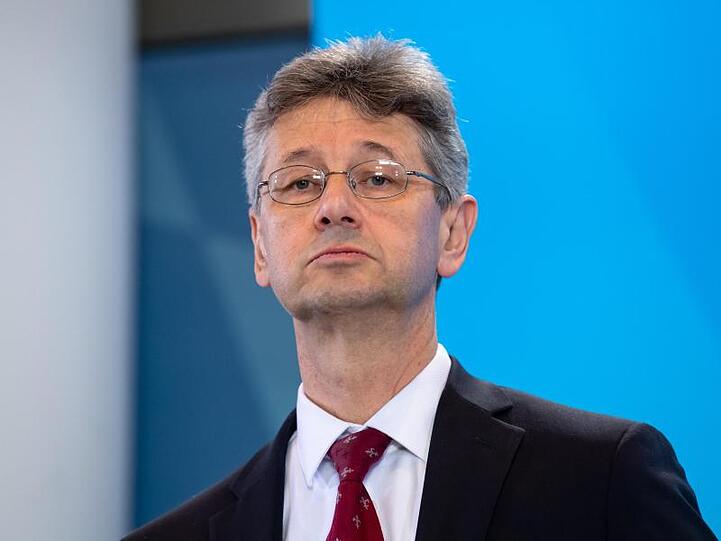 Michael Piazolo, Kultusminister von Bayern, nimmt an einer Pressekonferenz teil. Foto: Sven Hoppe/dpa