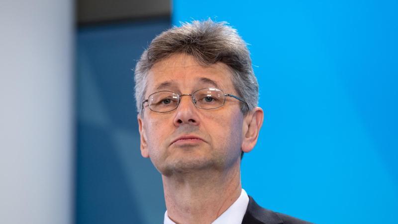 Michael Piazolo, Kultusminister von Bayern, nimmt an einer Pressekonferenz teil. Foto: Sven Hoppe/dpa
