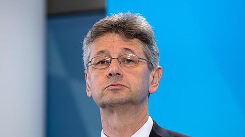 Michael Piazolo, Kultusminister von Bayern, nimmt an einer Pressekonferenz teil. Foto: Sven Hoppe/dpa