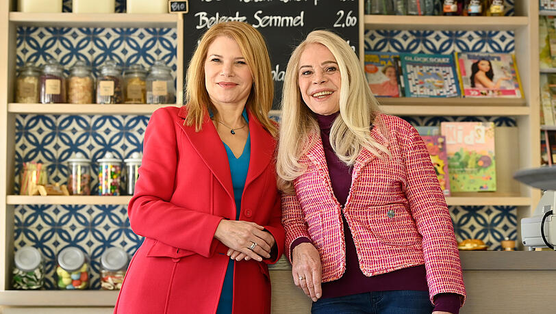 Julia Kent und Silke Popp am Set von "Dahoam is Dahoam". Julia Kent und Silke Popp am Set von "Dahoam is Dahoam".