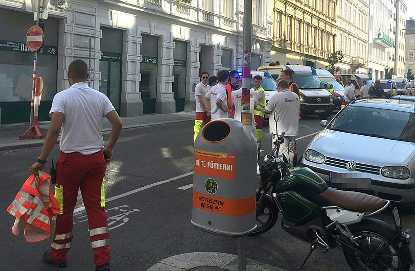 In der Wiener Innenstadt ist es am Mittwoch zu einer heftigen Explosion gekommen. Betroffen waren 22 Wohnungen, in denen 42 Menschen gemeldet waren. Mindestens 14 Menschen wurden dabei verletzt.