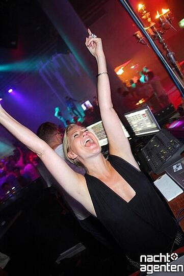 Hier geht's auch hoch her: "Remmi Demmi" in der Nachtgalerie. Mehr Bilder unter:  www.nachtagenten.de