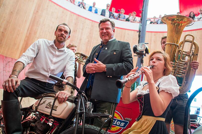 Weitere Bilder vom Presserundgang der Wiesn 2015.