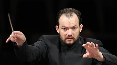 Andris Nelsons dirigiert.