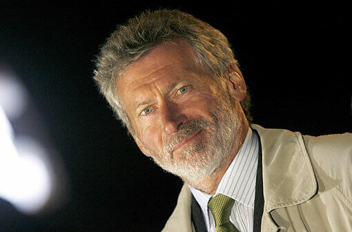 Paul Breitner spielt wieder Losfee.