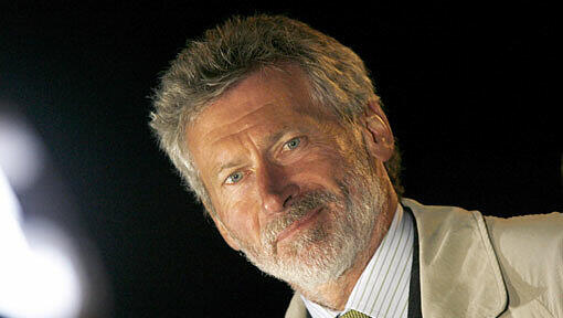 Paul Breitner spielt wieder Losfee. Paul Breitner spielt wieder Losfee.