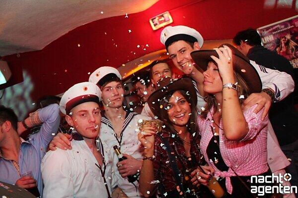 So heiß war der Fasching 2012 in den Münchner Clubs. Die Partybilder...