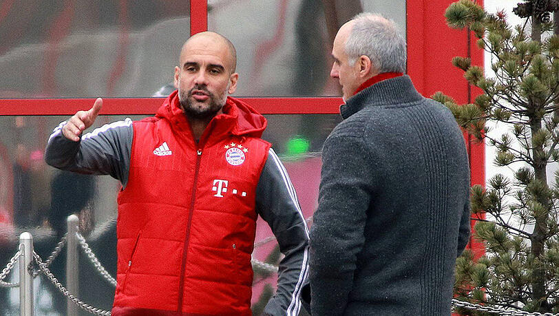 Autor Martí Perarnau (rechts) und Pep Guardiola im Februar auf dem Bayern-Trainingsgelände an der Säbener Straße. Autor Martí Perarnau (rechts) und Pep Guardiola im Februar auf dem Bayern-Trainingsgelände an der Säbener Straße.