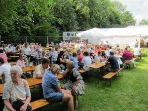 So schön war's beim Dorffest im vergangenen Jahr. Heuer wird Geburtstag gefeiert.
