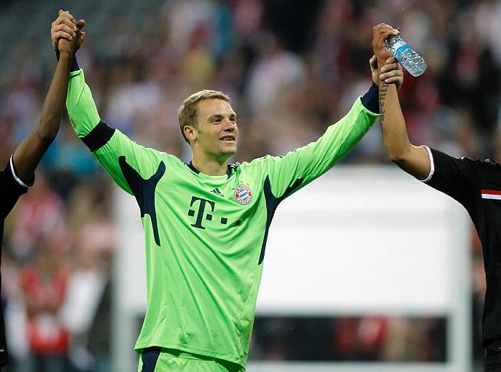 Manuel Neuer - Impressionen von seinem ersten Arbeitstag in der Allianz Arena.