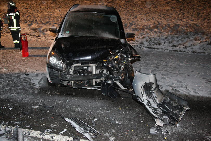 Schwerer Crash bei Dorfen - die Bilder