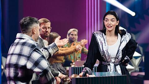 Helena (re.) wusste sich selbstbewusst gegen die Sprücheklopfer Sido (li.) und Joko Winterscheidt zu behaupten.