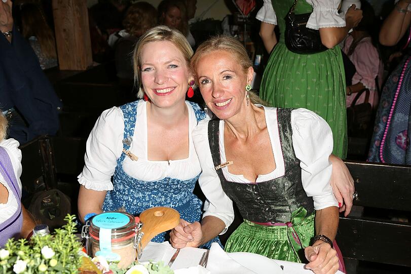 Bilder von der Mercedes-Benz-Damenwiesn mit Uschi Glas, Elisabeth Lanz und Lola Paltinger