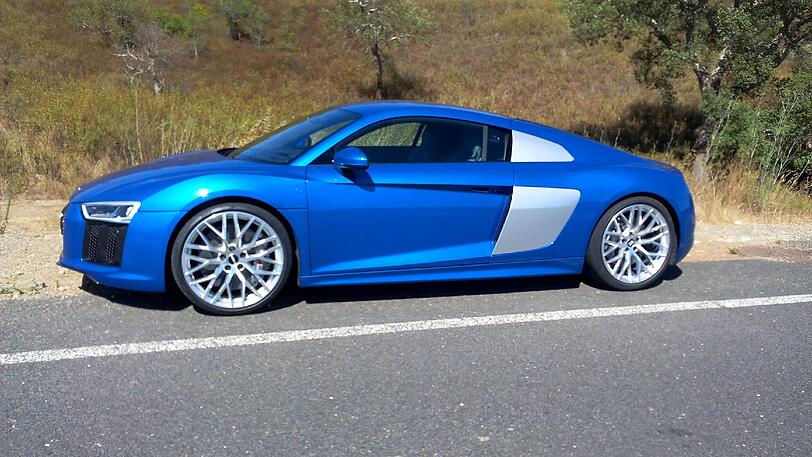 Der neue Audi R8 wirkt noch ein bisschen knackiger und sportlicher als die erste Version. Er kann Komfort und Sport - und alles dazwischen.