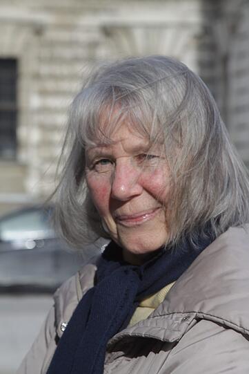 Elisabeth S. (69), Rentnerin: Das tut mir unendlich leid. Gesundheitliche Gründe sind die einzige Erklärung für einen Rücktritt, die ich gutheißen kann. Ich verehre Benedikt schon seit meiner Jugend, also seit seiner Zeit als Bischof in München. Er steht für die Kirche. Ich stehe voll zu seiner Linie. Ein Nachfolger sollte ebenfalls dieser Linie treu bleiben.