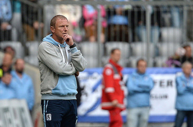 Torsten Fröhling kann nur hoffen, dass seine Jungs gegen Bielefeld den ersten Dreier holen.