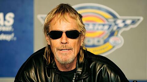 Mehr als 50 Jahre lang sa&szlig; Frank Beard als Drummer von ZZ Top hinter dem Schlagzeug. Nun ist der texanische Musiker gestorben.