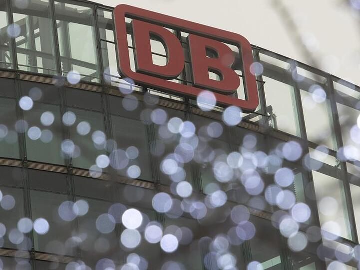 Die Zentrale der Deutschen Bahn am Potsdamer Platz in Berlin.