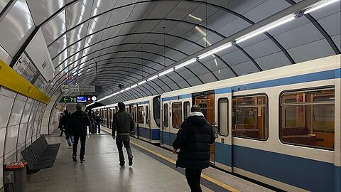 Aktuell kommt es zu St&ouml;rungen und Verz&ouml;gerungen auf der Linie U4 und U5. (Archivbild)