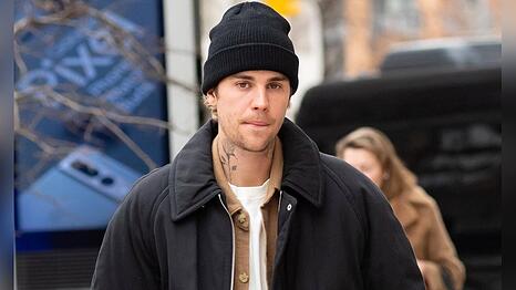 Justin Bieber teilt zu Weihnachten seinen Sohn mit der Welt.