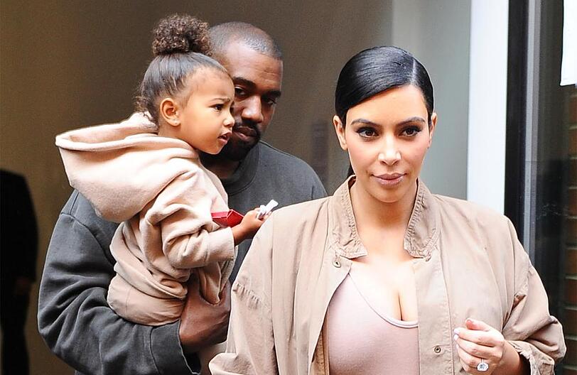 Kim Kardashian mit Kanye West und Tochter North