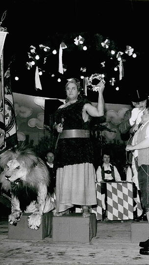 Die wilden alten Zeiten: Wirte-Kollege Wiggerl Hagn (damals tatsächlich noch ohne Zwirbelbart, (l.) mit Süßmeier (r.) 1965 auf der Wiesn.