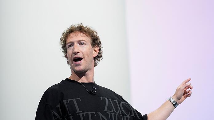 Auch auf die jüngste umstrittene Entscheidung von Meta-Chef Mark Zuckerberg ging Biden indirekt ein. (Archivild)