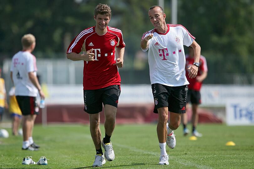 Bayern Training mit Spezial-Gast Uli Hoeneß: Die Bilder vom Gardasee